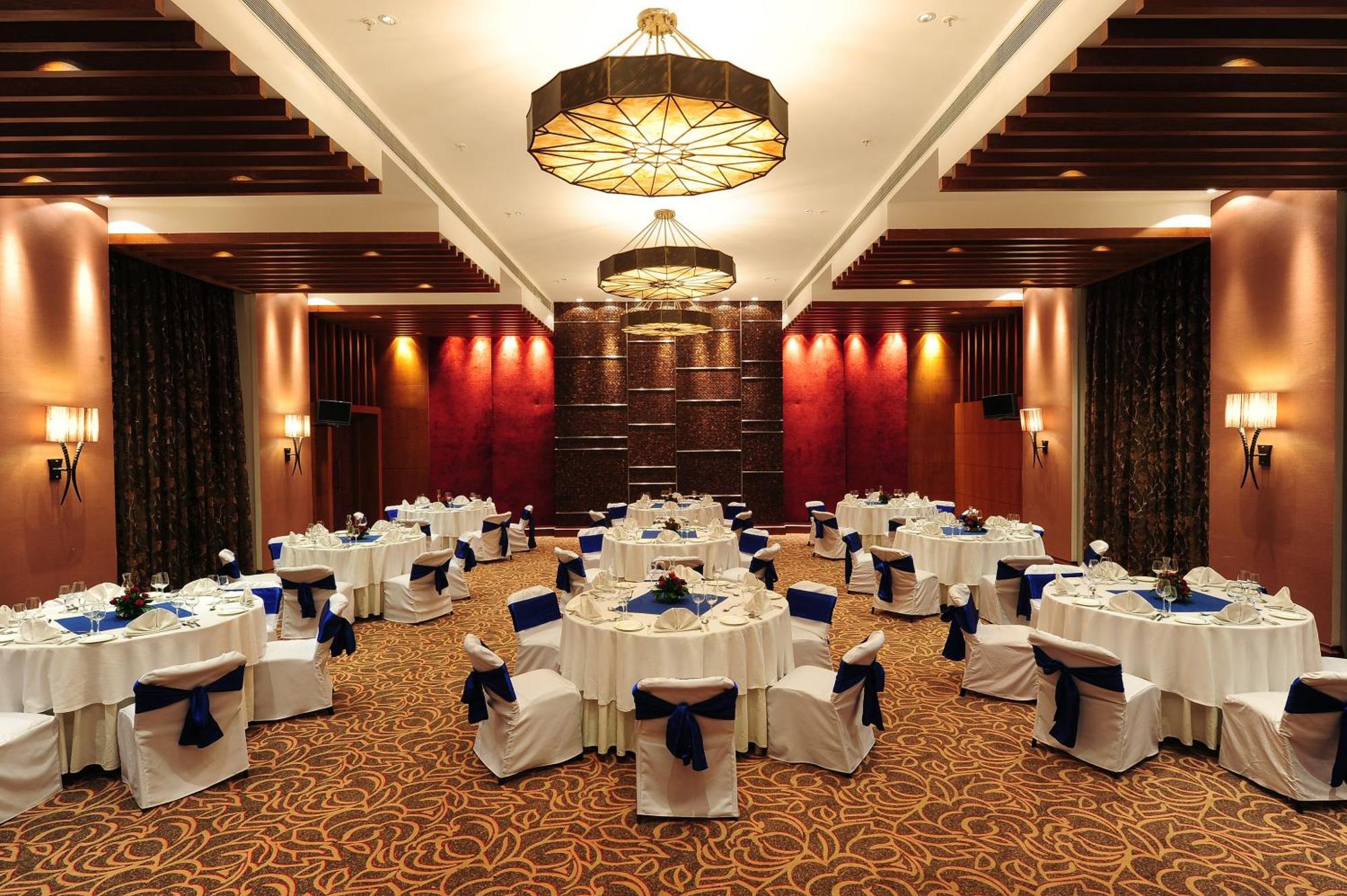 Fariyas Resort Lonavala Restaurang bild